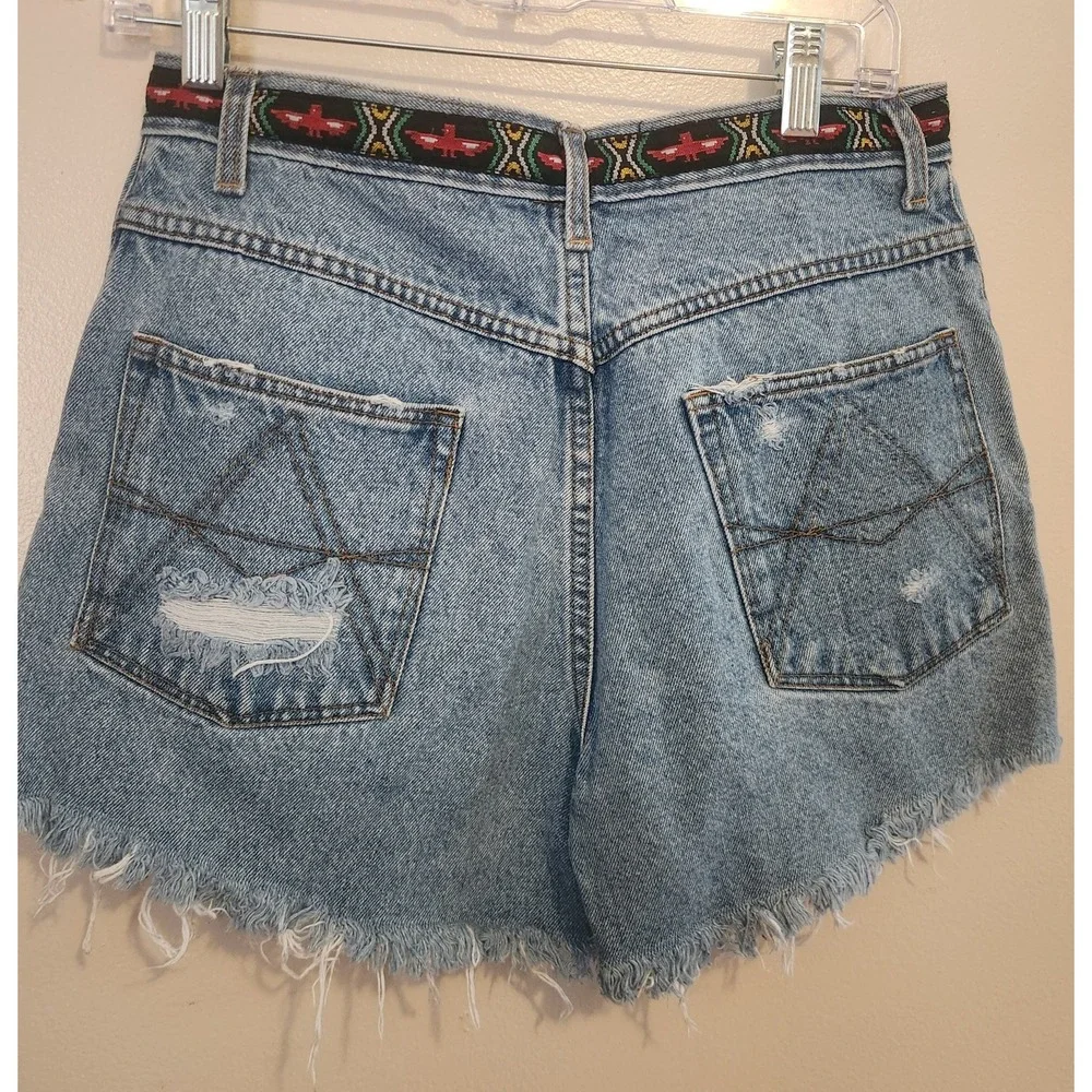 Vintage Mountain Lake Denim Shorts With Embroidered Southwestern Belt Size 10‎